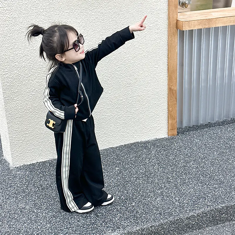 Girl's Sets Children's Long-Sleeved Two Piece Spring Autumn Casual Sports Suit Baby Striped Zipper Clothes 2-8 Years Old