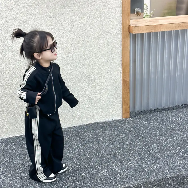 Girl's Sets Children's Long-Sleeved Two Piece Spring Autumn Casual Sports Suit Baby Striped Zipper Clothes 2-8 Years Old