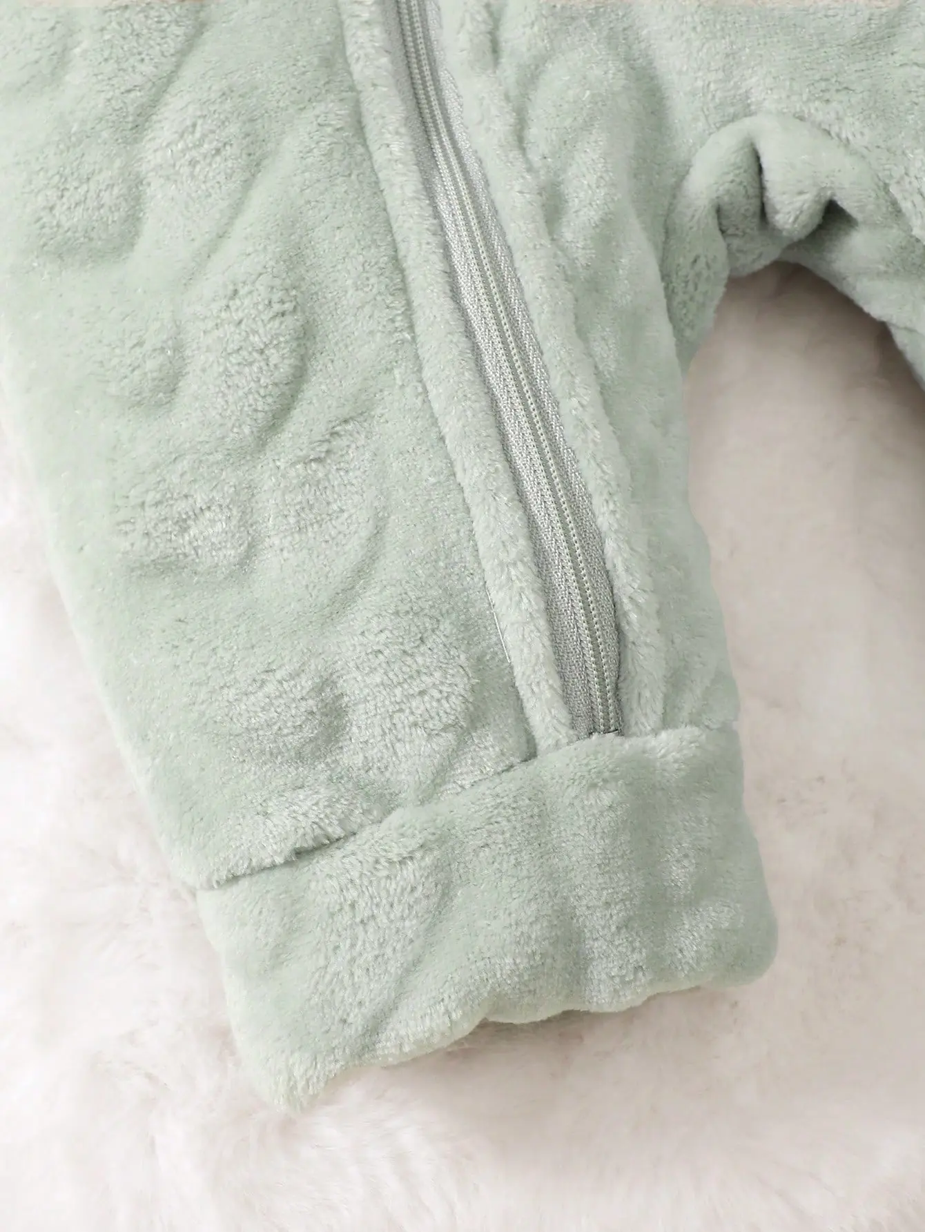 Newborn Baby Boy Autumn and winter Plush Jumpsuit Hooded Long sleeved Zipper Jumpsuit suitable for Male babies aged 0-18 Months