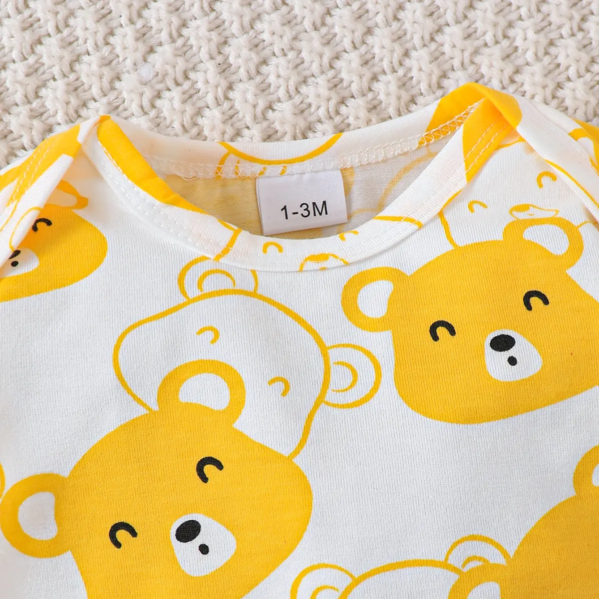 Newborn 4pcs Baby boy Bear printed Bodysuit+Pants+Hat+Socks Set Suitable for Babies 0-9 Months Spring Autumn Fashionable Set