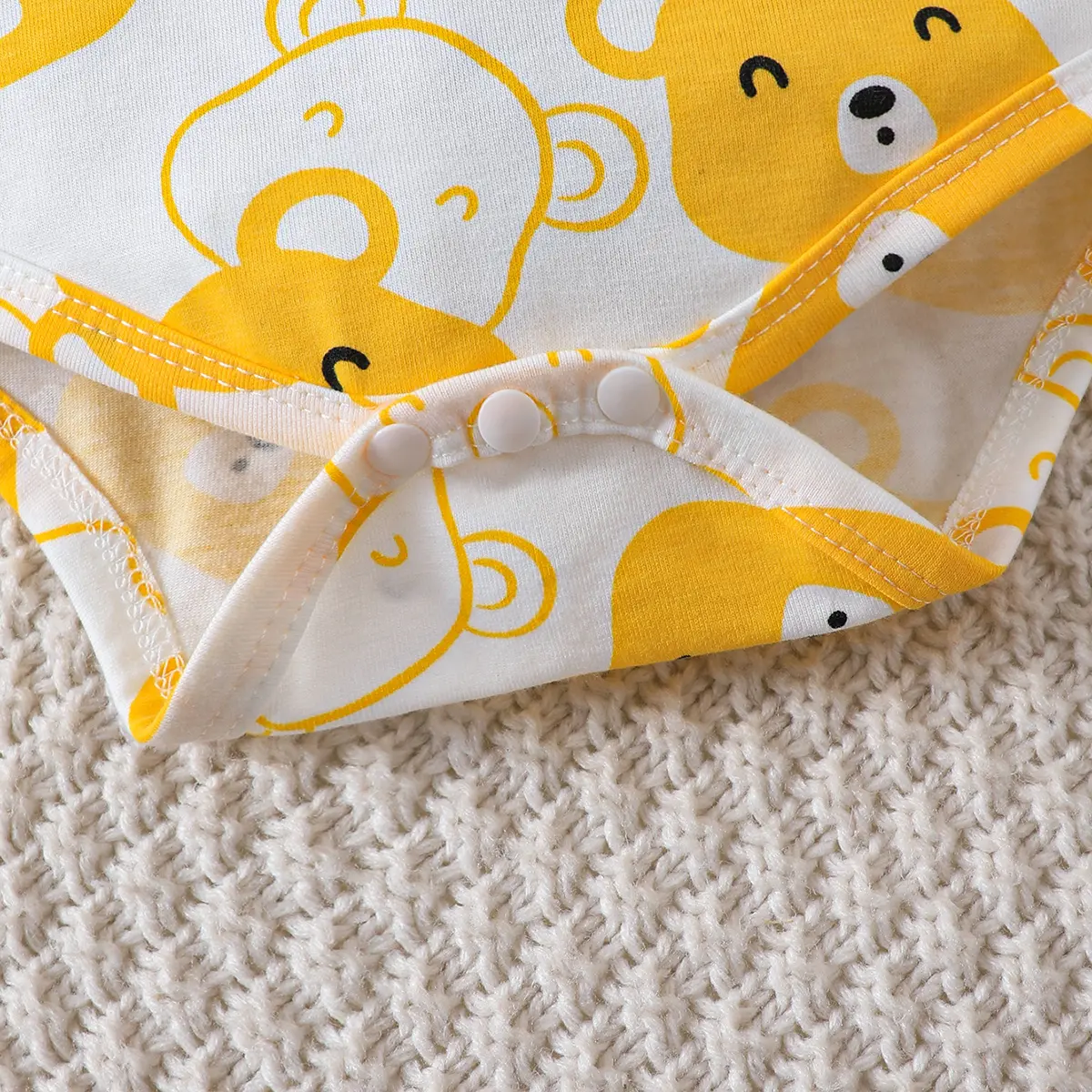 Newborn 4pcs Baby boy Bear printed Bodysuit+Pants+Hat+Socks Set Suitable for Babies 0-9 Months Spring Autumn Fashionable Set