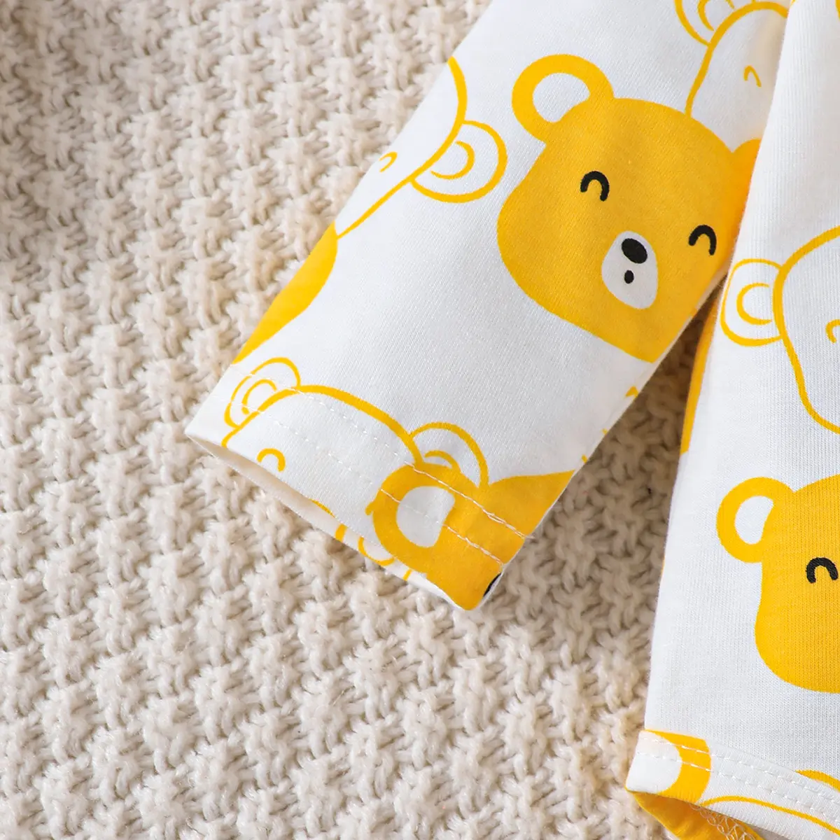 Newborn 4pcs Baby boy Bear printed Bodysuit+Pants+Hat+Socks Set Suitable for Babies 0-9 Months Spring Autumn Fashionable Set