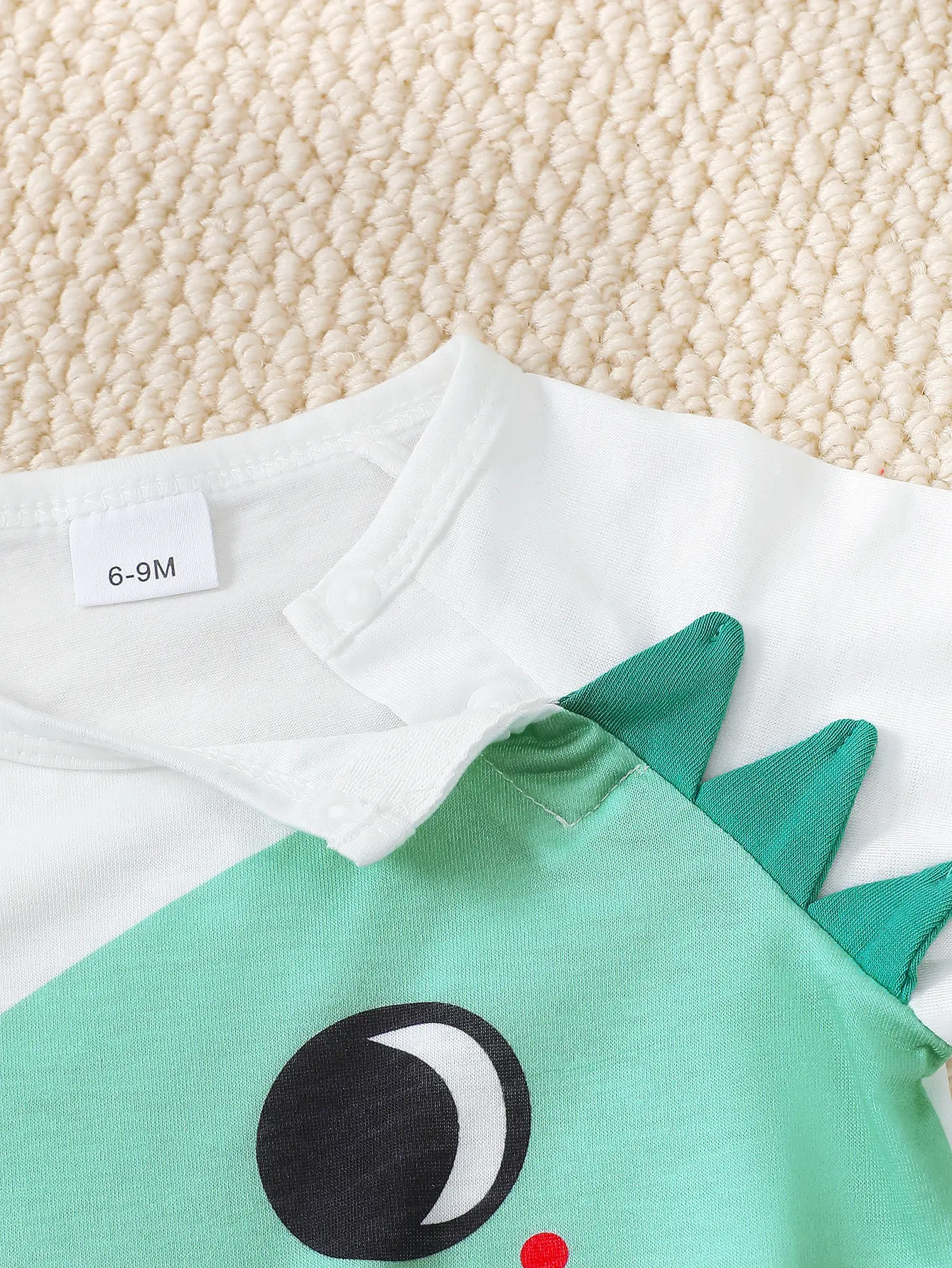 Baby boy Bodysuit Cartoon Green Dinosaur print Bodysuit suitable for 0-18 Month Baby Boys in spring and autumn Crawling clothes