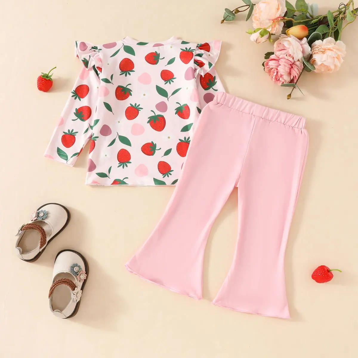 1-4 Year old Girl Autumn Set Strawberry Print Long sleeved Top Lared Pants Two-piece Set Children's clothing Girl Casual Set