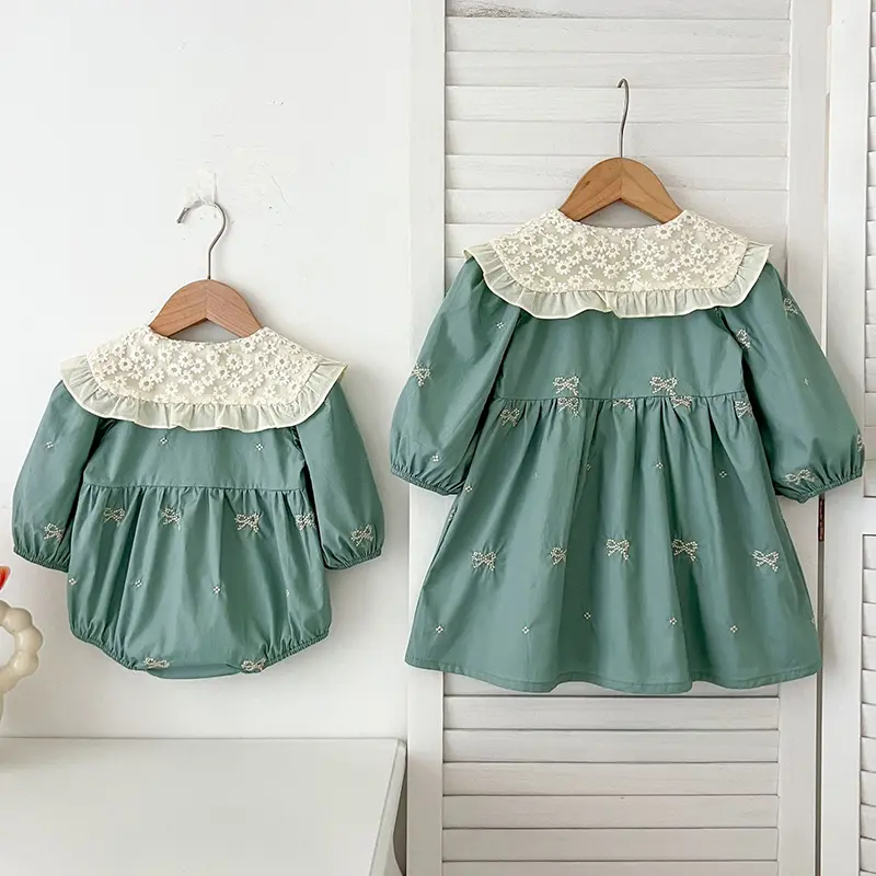 2024 Family Sister Matching Dress Outfit Baby Girls Clothes Embroidered Bow Large Lapel Girl Dress Baby Romper Princess Dresses