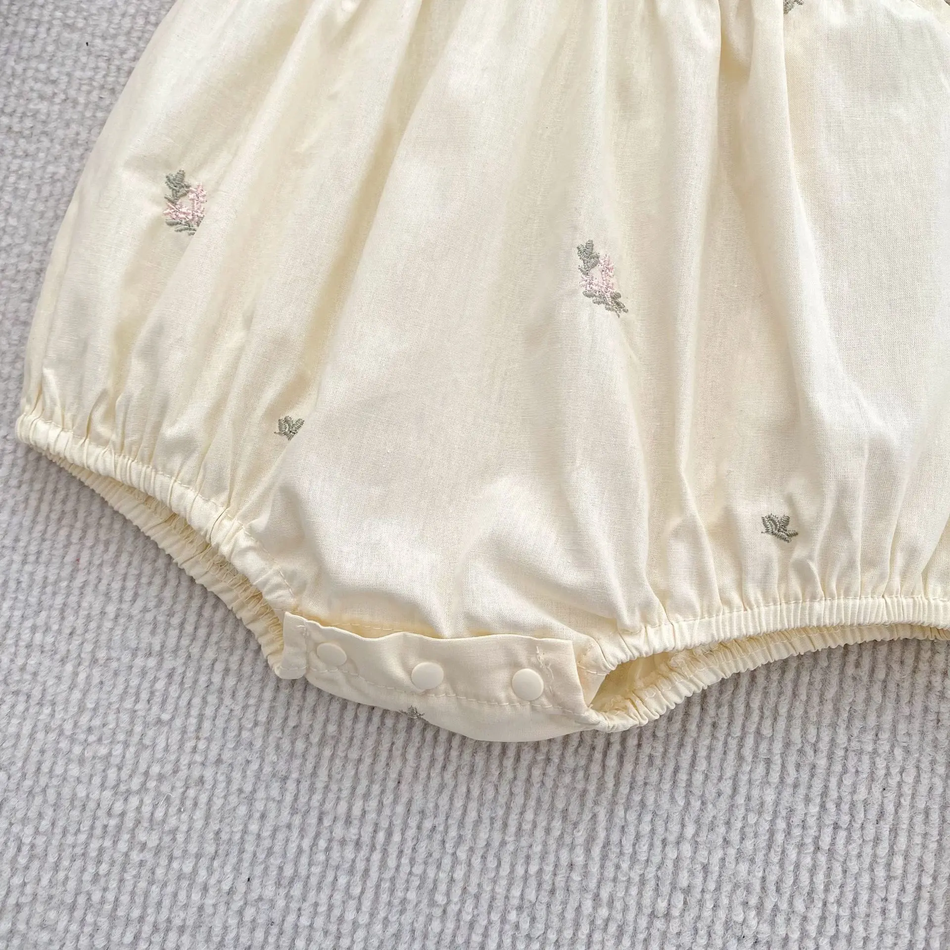Summer Baby Girl Romper Flying Sleeve Clothes Sweet Lace New Newborn Baby Rompers Girls Jumpsuit Embroidered Flowers Baby Romper