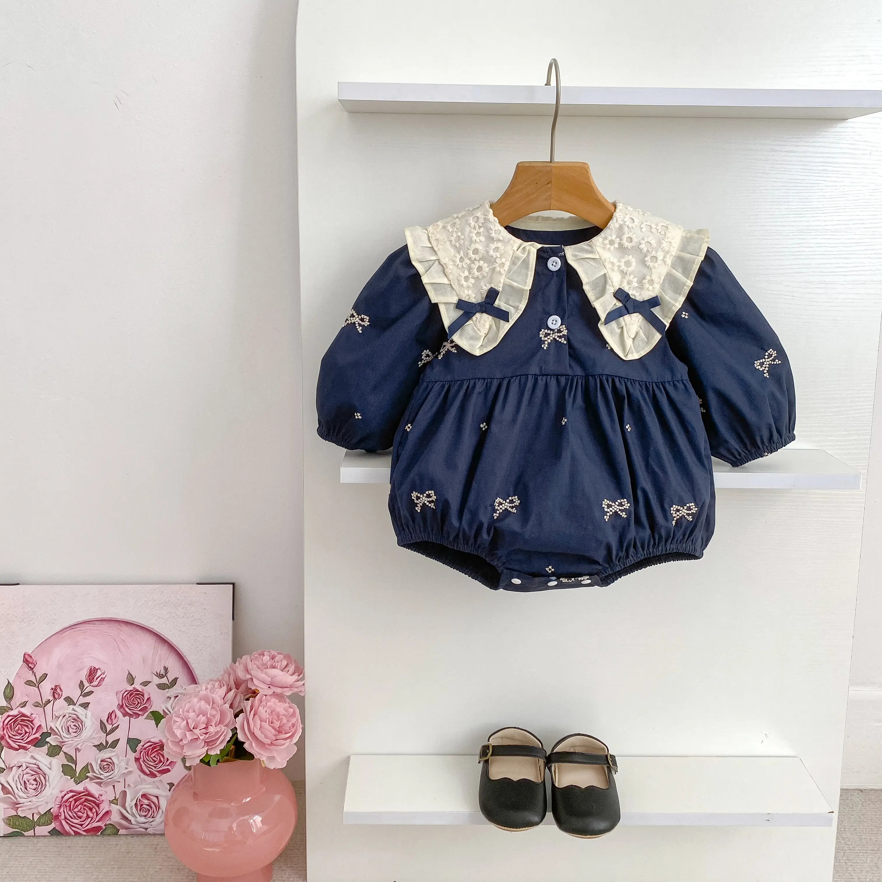 New Autumn Baby Clothes Sweet Embroidered Bow Girls Bodysuit Newborn Lace Peter Pan Collar Princess Clothing Toddler One Piece