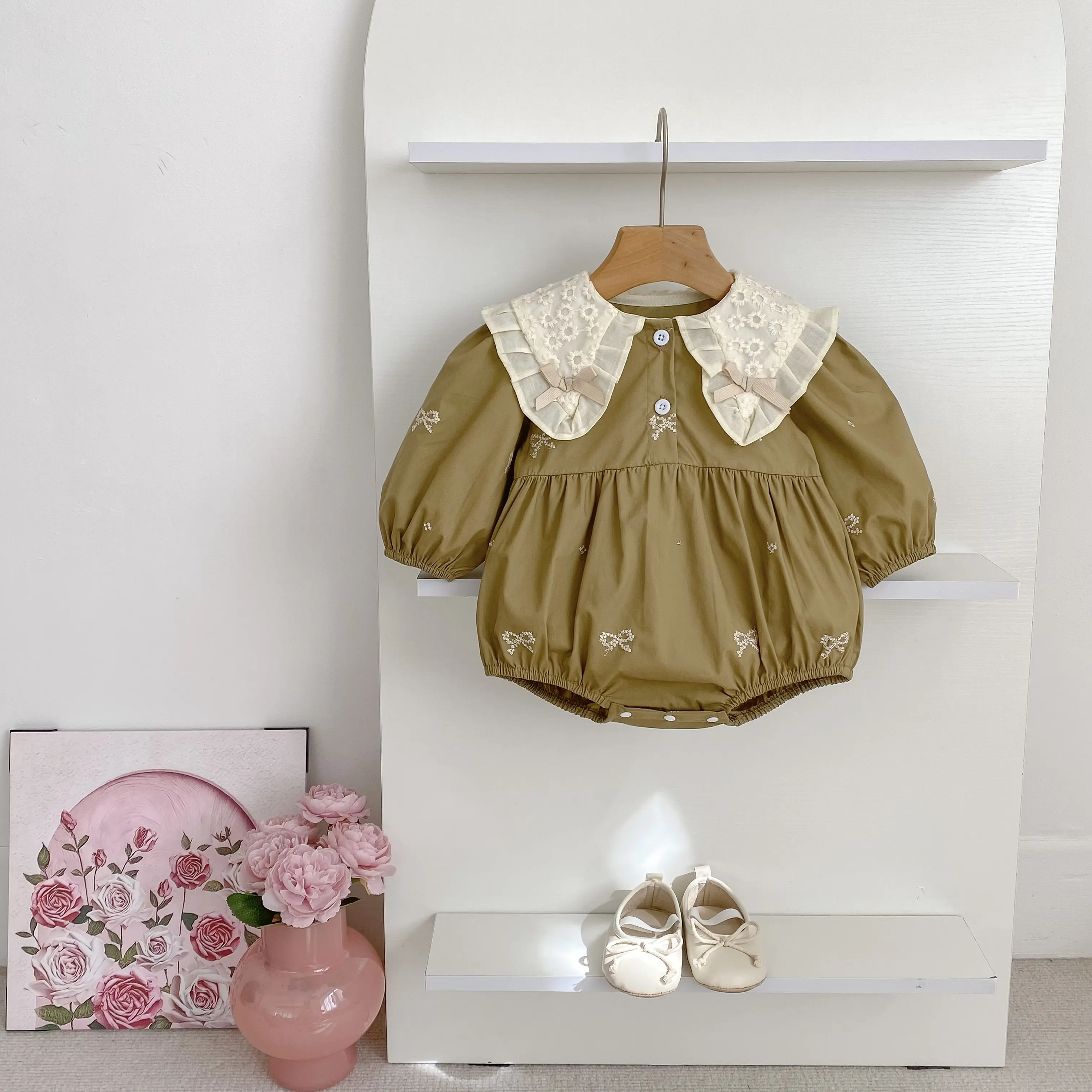 Baby Girls Bodysuit Sweet Bow Lotus Leaf Collar Lace Baby Bodysuit Infant One Piece Spring Autumn Baby Clothing Girls Jumpsuit