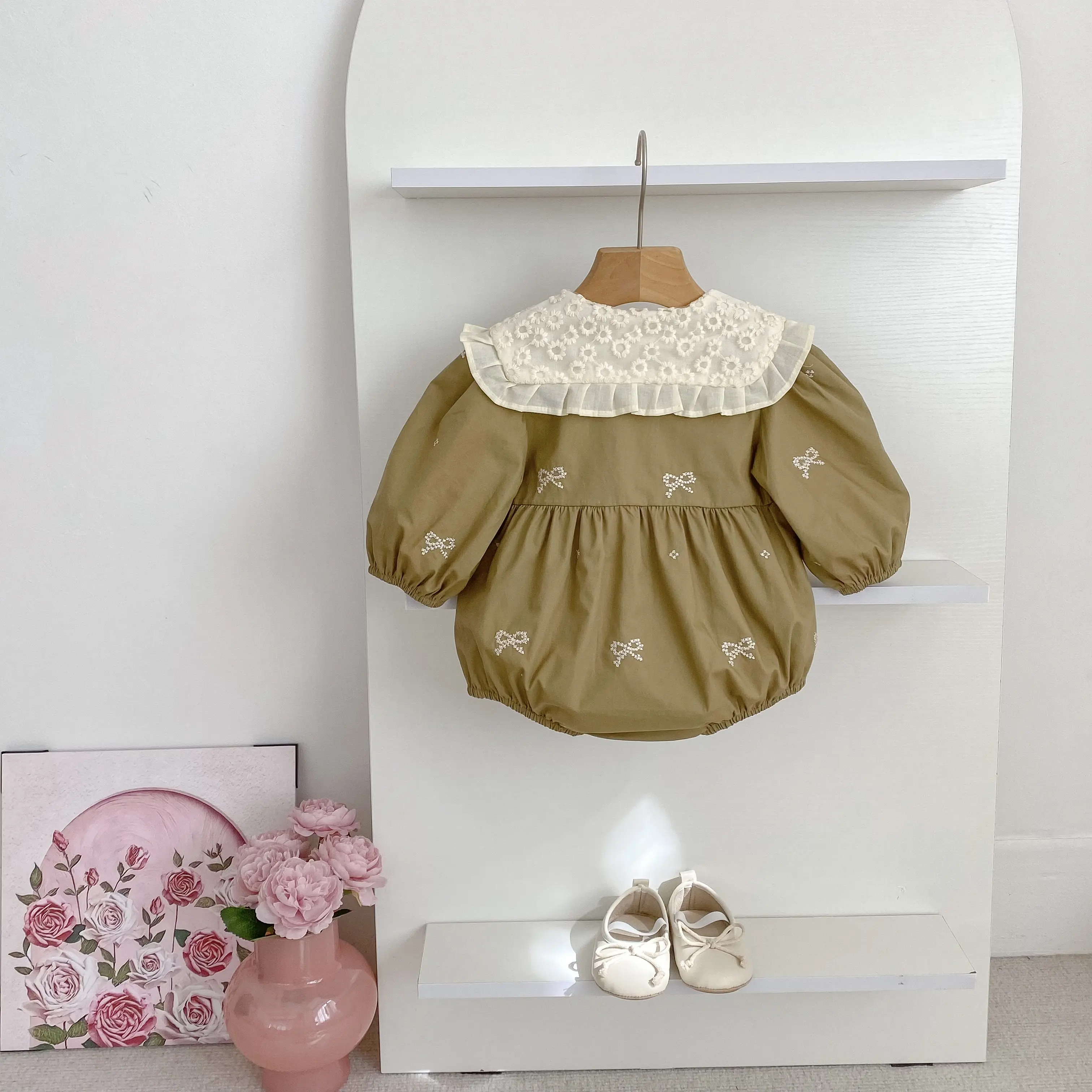 Baby Girls Bodysuit Sweet Bow Lotus Leaf Collar Lace Baby Bodysuit Infant One Piece Spring Autumn Baby Clothing Girls Jumpsuit