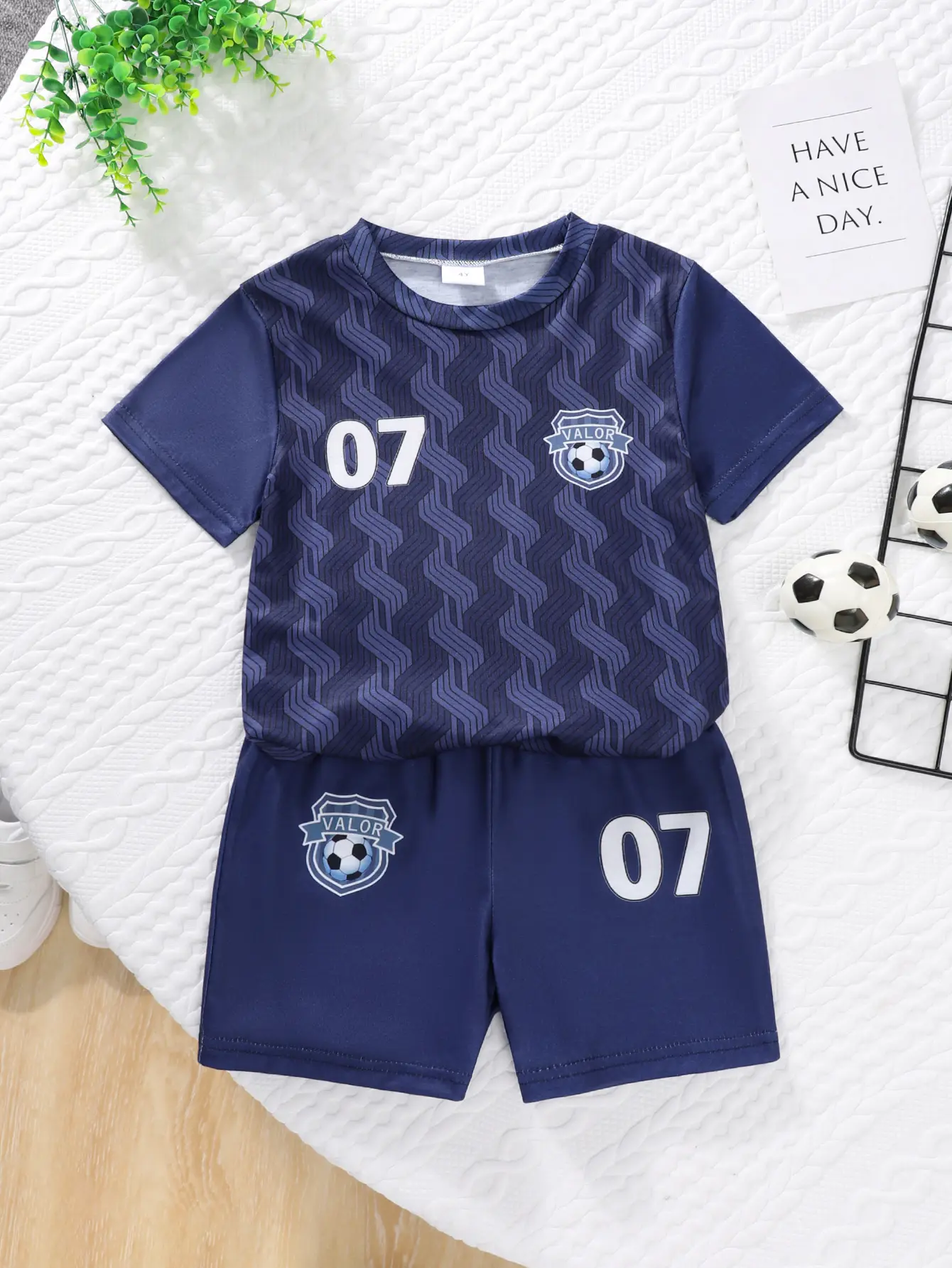 The 2025 New Comfortable, Loose And Simple Full-Print Short-Sleeved And Short Pants Boys' Outdoor Sports Trend Casual Set