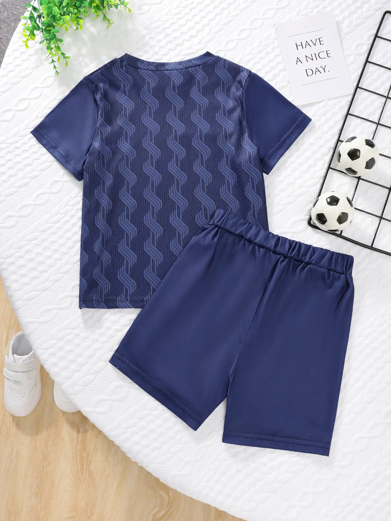 The 2025 New Comfortable, Loose And Simple Full-Print Short-Sleeved And Short Pants Boys' Outdoor Sports Trend Casual Set