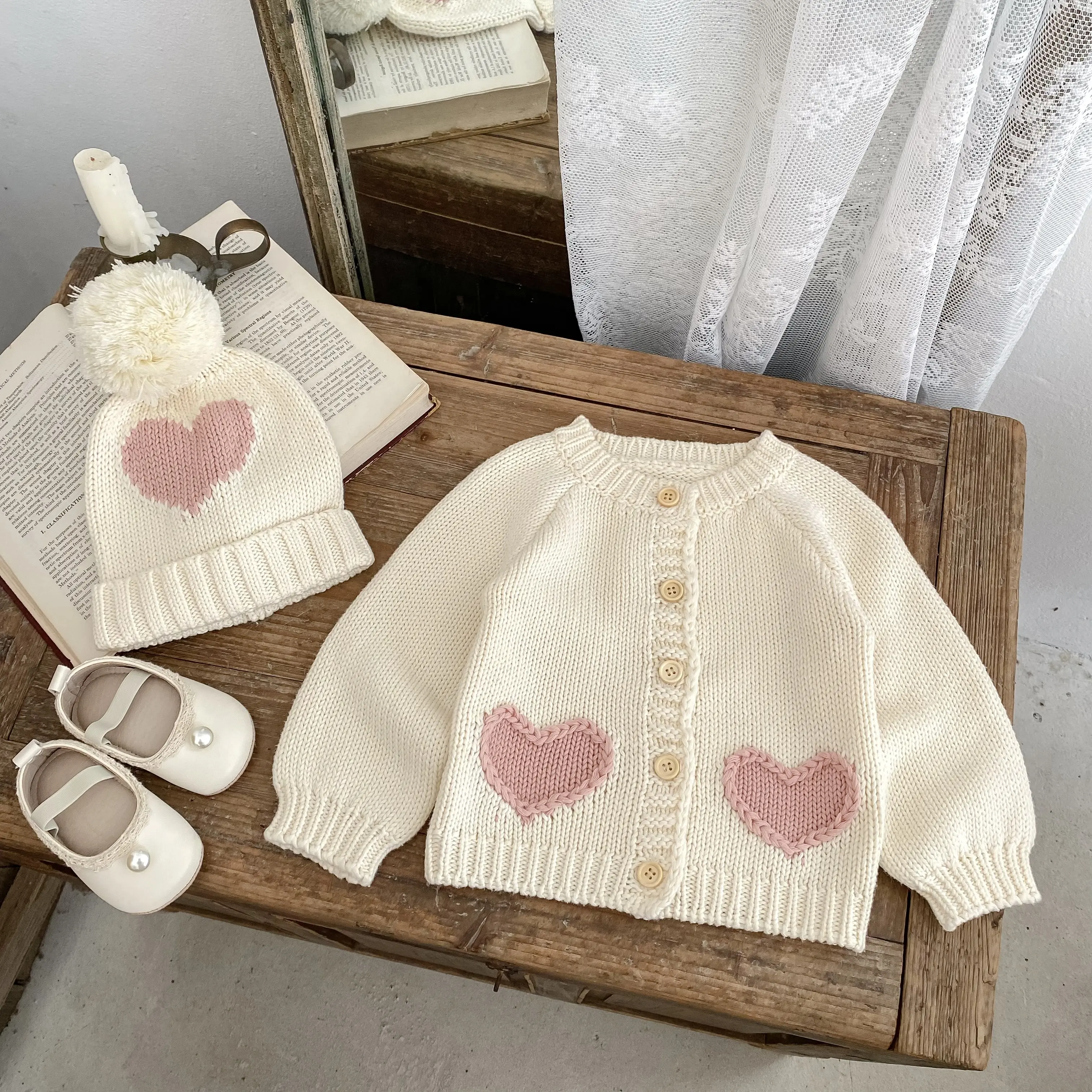 New autumn baby clothing for 0-3 years old, pink heart-shaped embroidered knitted cardigan, hats not for sale