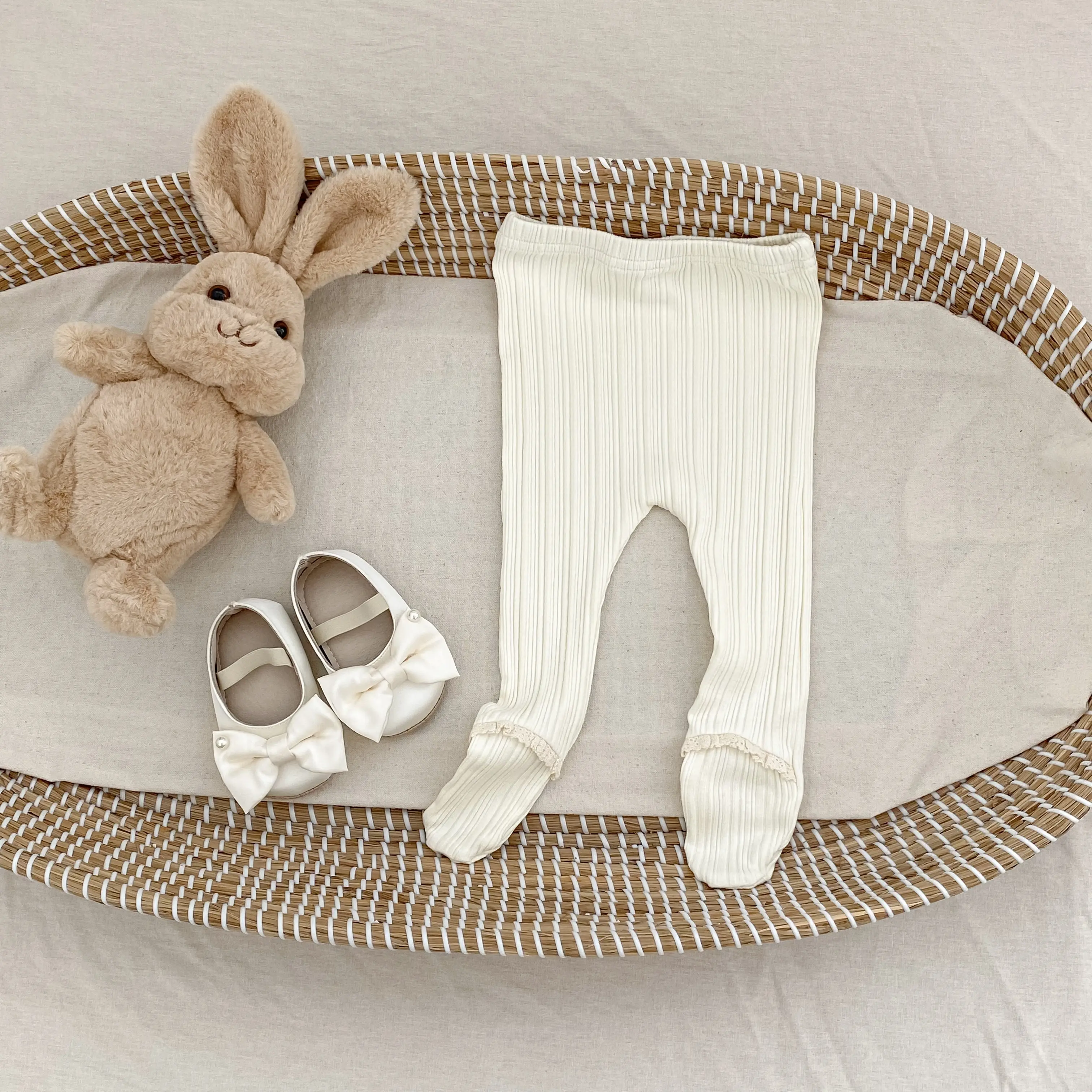 New autumn baby clothing for 0-3 years old, fashionable baby pants, tight leggings, available in 2 colors