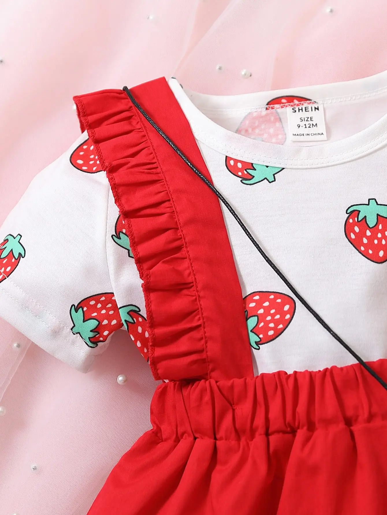Summer 3-Piece Baby Girl Cute And Sweet Comfort Holiday Print Short Sleeve + Cotton Suspenders Skirt + Strawberry Bag