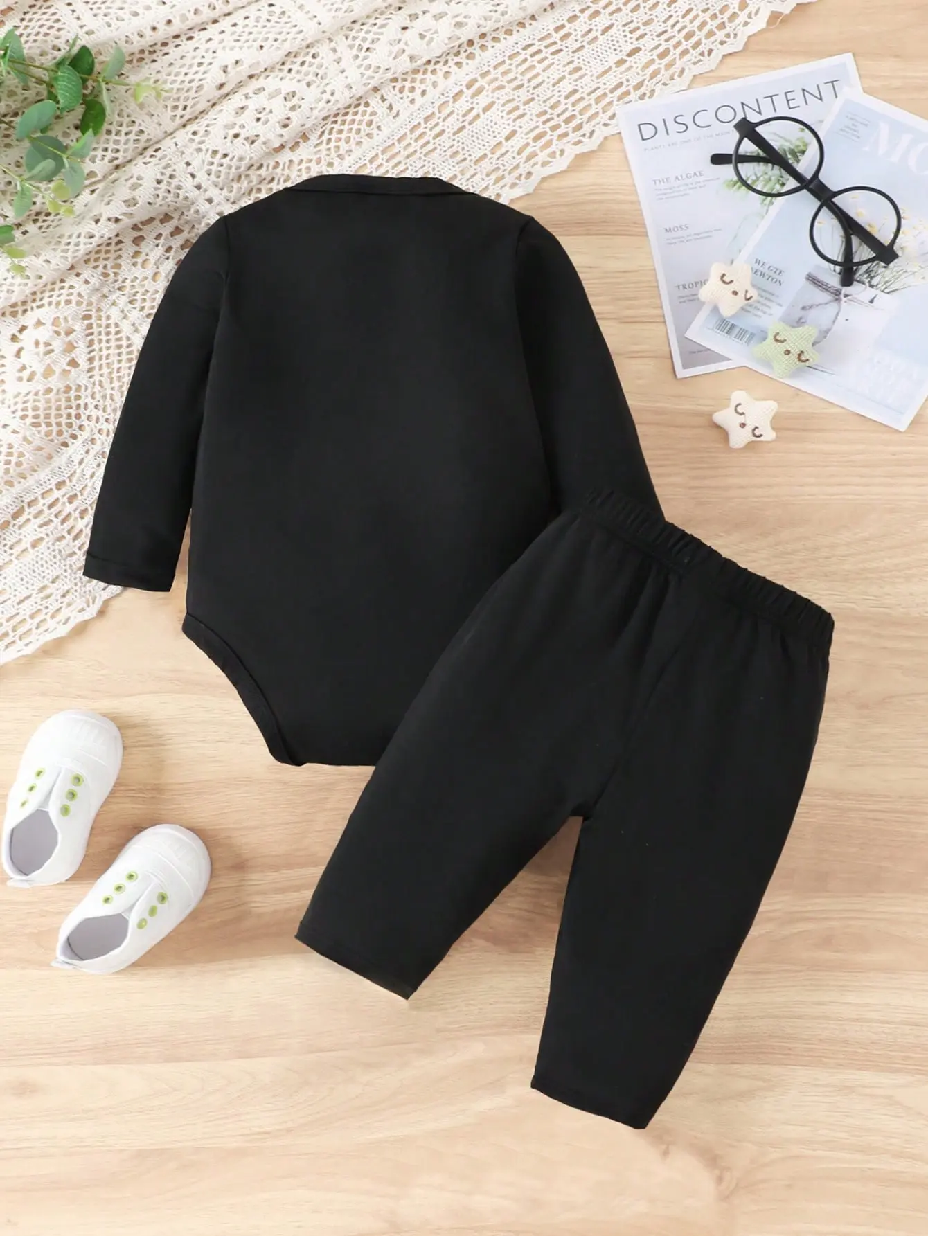 Spring And Autumn Baby Boy Moon Print Casual And Simple Long-Sleeved Triangle Crawl + Black Long Pants 2-Piece Set