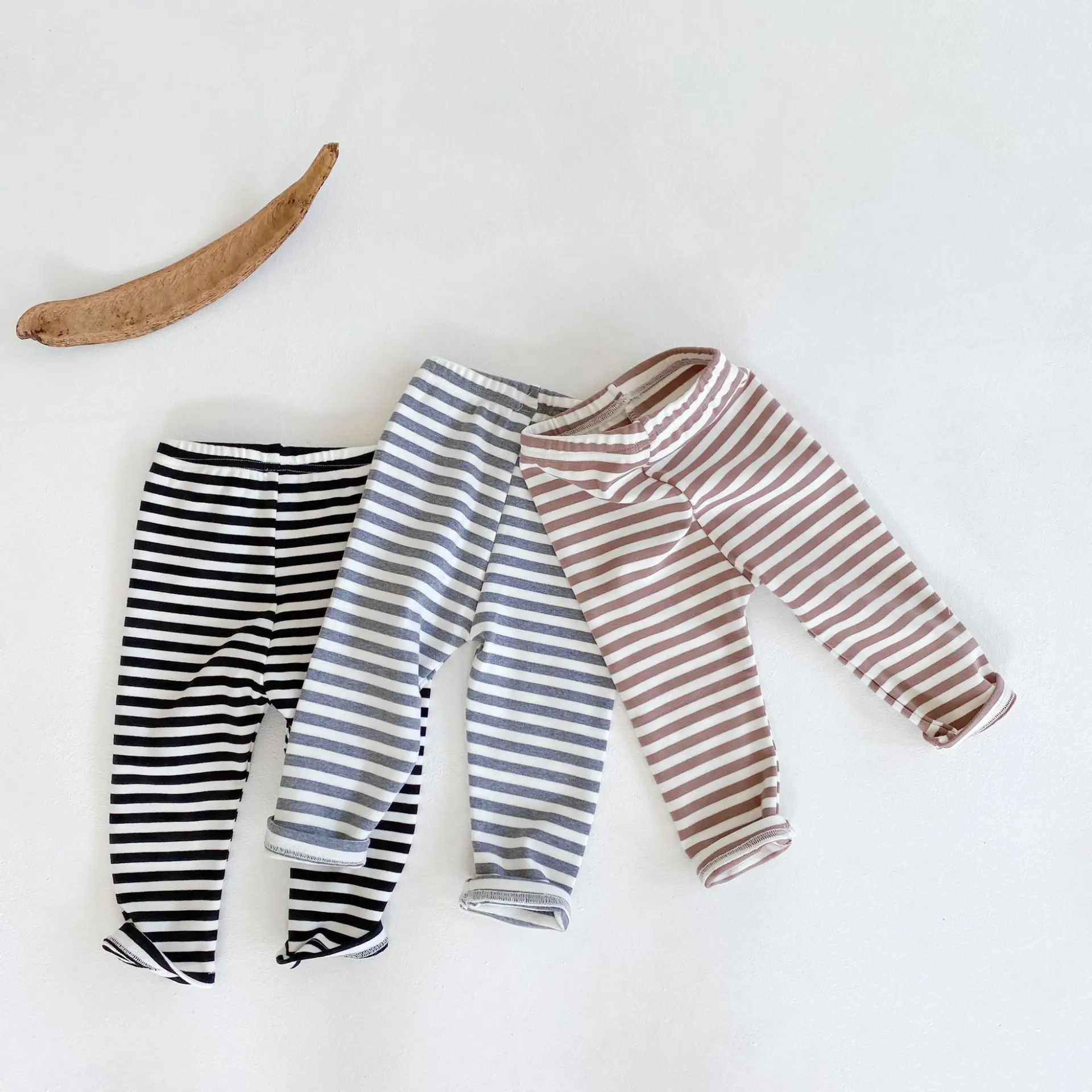 New autumn clothing for babies aged 0-3, cute geometric pattern striped leggings, cotton versatile pants
