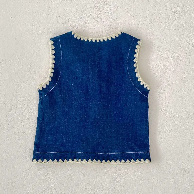 New autumn baby clothing, 0-7 year old female baby, denim dog tooth cardigan, fashionable and versatile vest