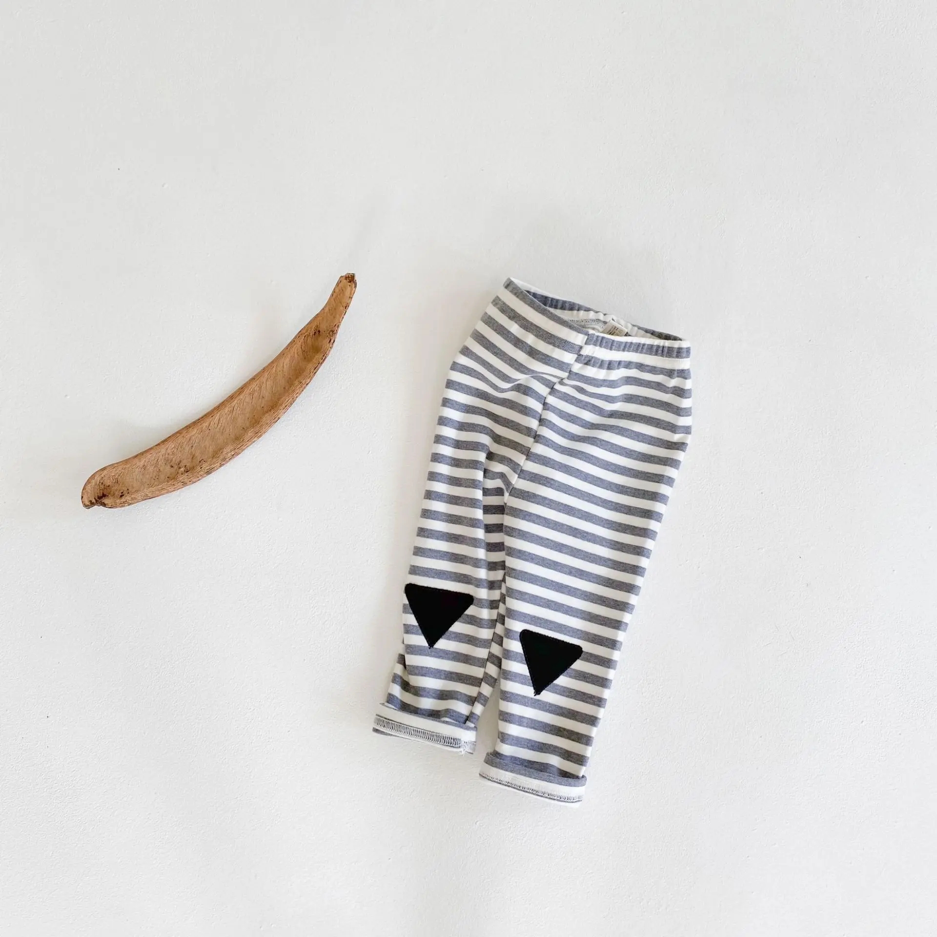 New autumn clothing for babies aged 0-3, cute geometric pattern striped leggings, cotton versatile pants