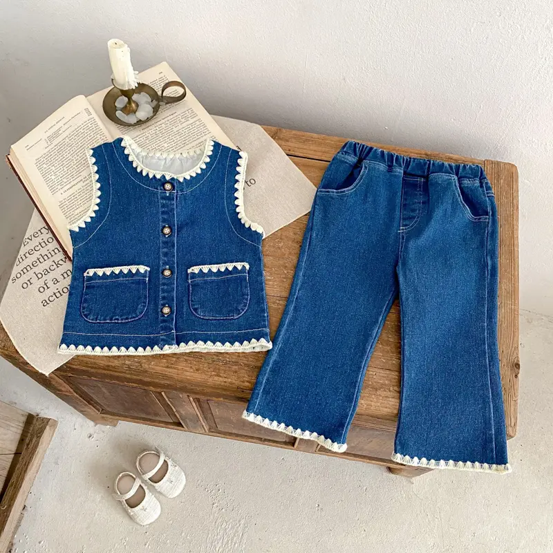 New autumn baby clothing, 0-7 year old female baby, denim dog tooth cardigan, fashionable and versatile vest