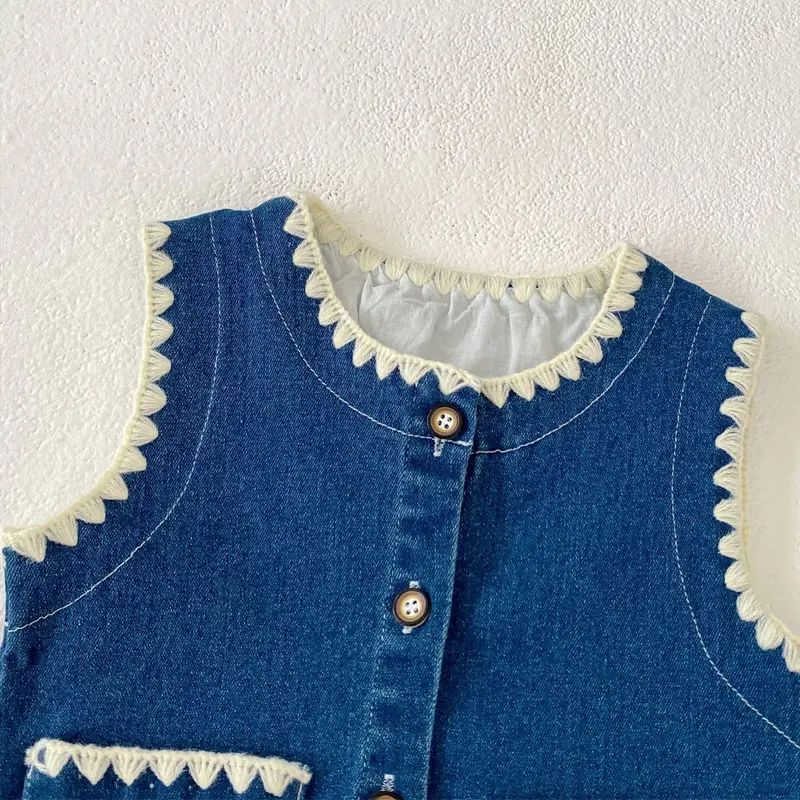 New autumn baby clothing, 0-7 year old female baby, denim dog tooth cardigan, fashionable and versatile vest