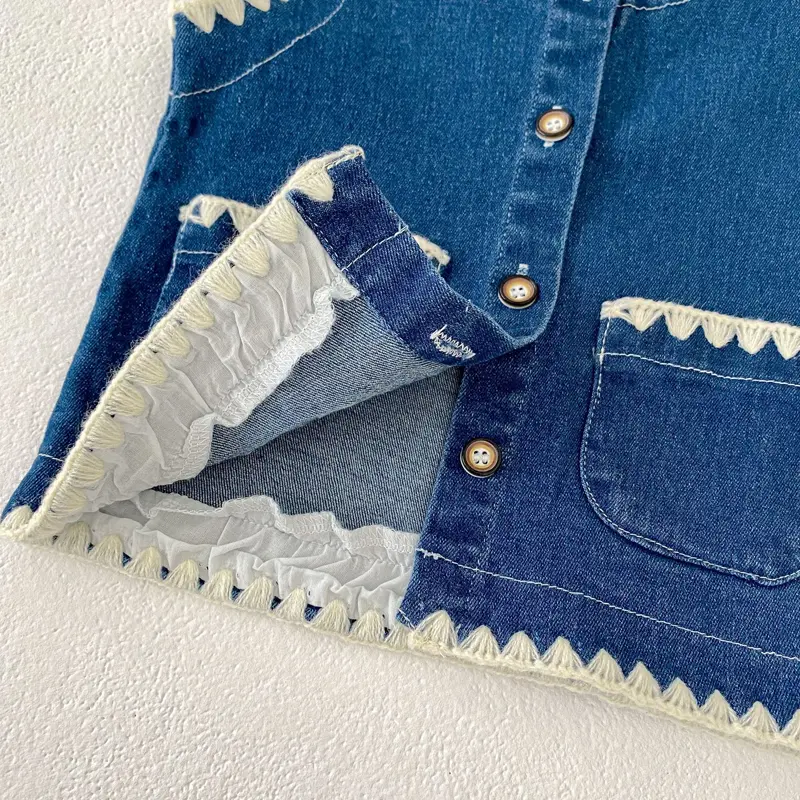New autumn baby clothing, 0-7 year old female baby, denim dog tooth cardigan, fashionable and versatile vest