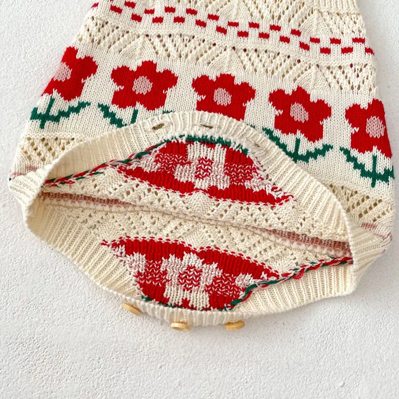 New autumn baby clothing, 0-3 year old female baby, small red flower jacquard knitted sweater jumpsuit, crawling suit