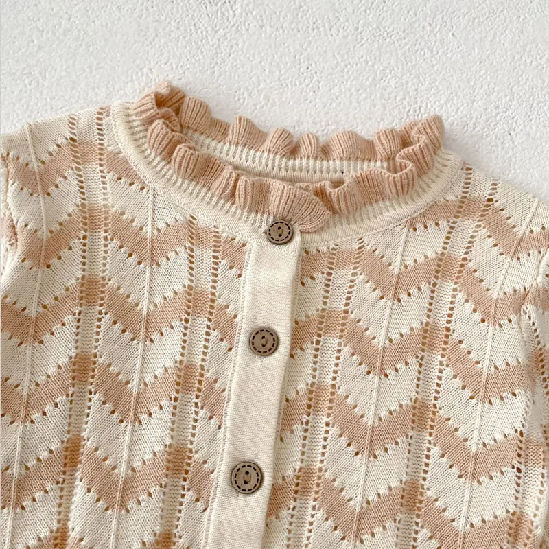Autumn new baby clothing, 0-3 year old female baby, black fungus collar wave stripe hollow knitted sweater jacket