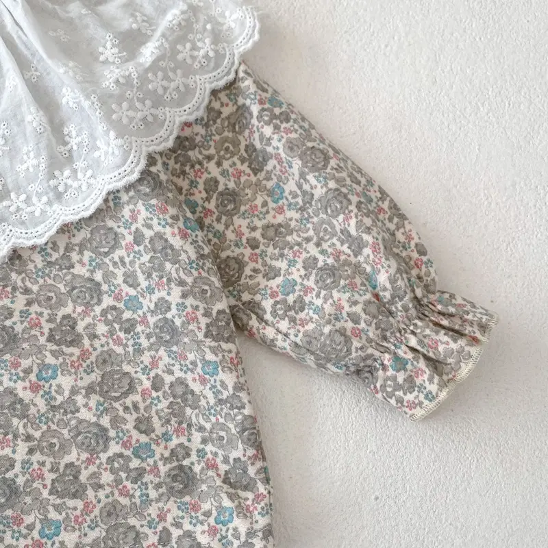 Autumn new baby clothing, 0-6 year old female baby, printed shirt with large lace lapel and floral versatile top