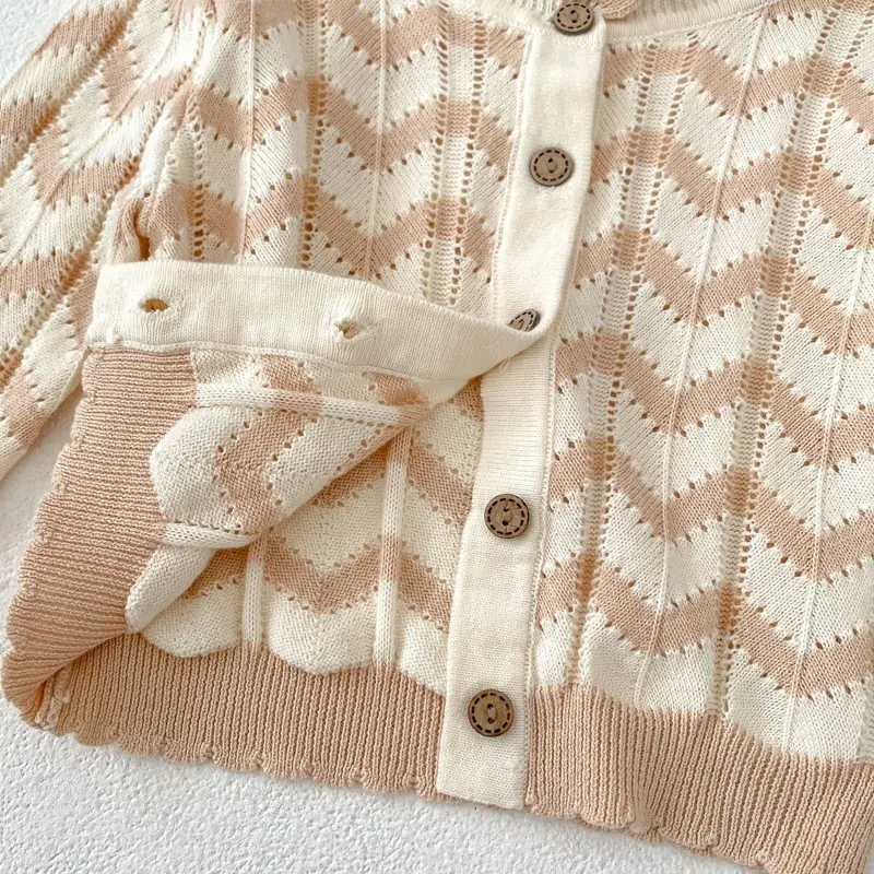 Autumn new baby clothing, 0-3 year old female baby, black fungus collar wave stripe hollow knitted sweater jacket