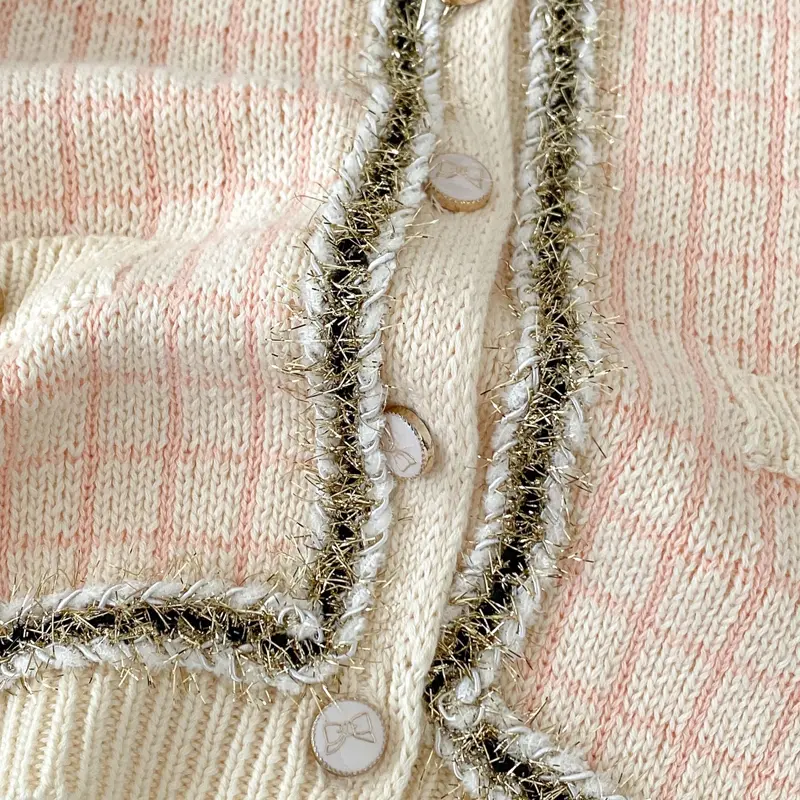 Autumn baby clothing, 0-3 year old female baby, plaid sweater, small fragrant style knitted long sleeved jacket