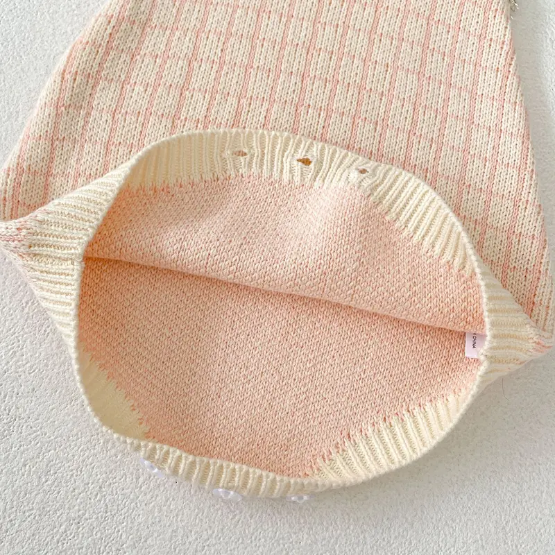 Autumn new baby clothing, 0-3 year old girl baby plaid sweater, small fragrant style knitted sweater, Ha Yi