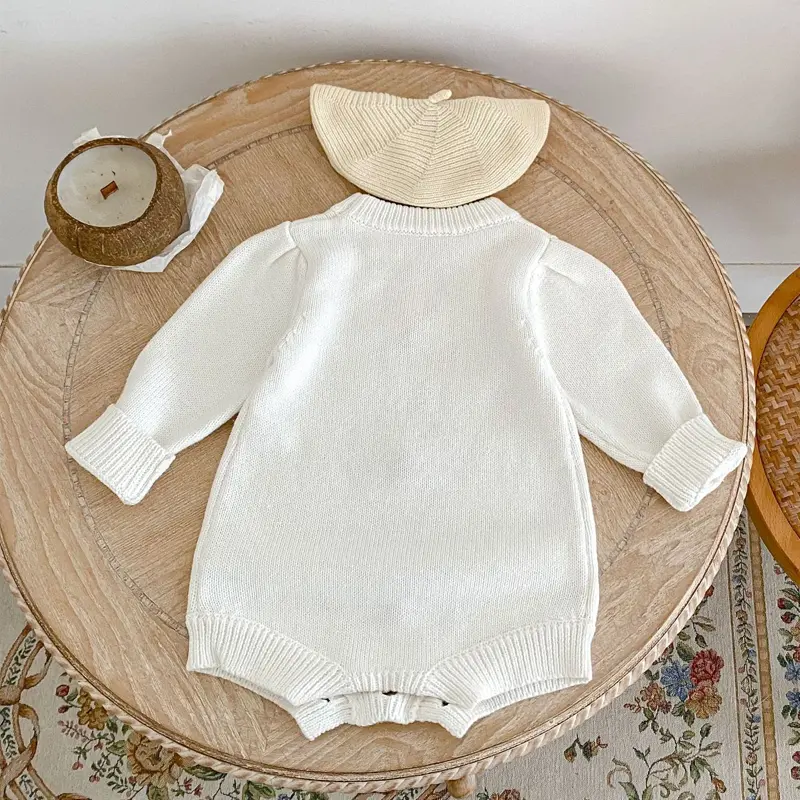 New autumn baby clothing, 0-3 year old female baby, embroidered hollow knitted sweater jumpsuit, crawling suit