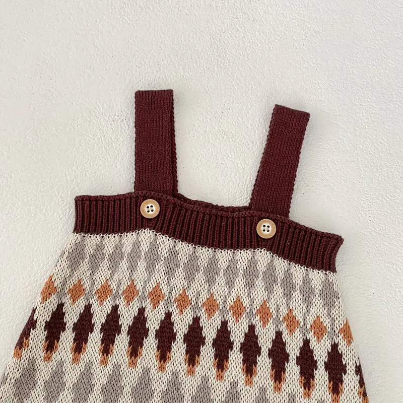 Spring and Autumn New Baby Clothing, 0-3 Year Old Female Baby, Lingge Jacquard Knitted Sweater jumpsuit, Crawler Clothing