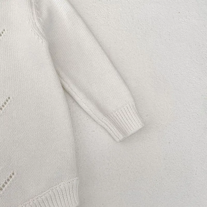 New autumn baby clothing, 0-3 year old female baby, embroidered hollow knitted sweater jumpsuit, crawling suit