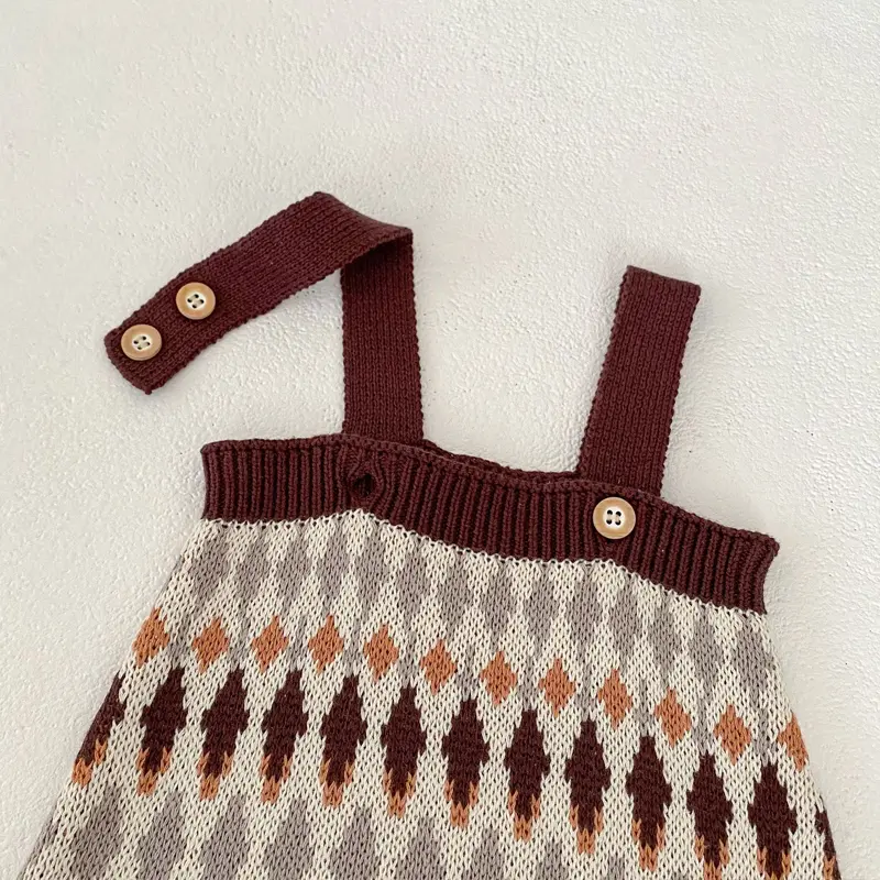 Spring and Autumn New Baby Clothing, 0-3 Year Old Female Baby, Lingge Jacquard Knitted Sweater jumpsuit, Crawler Clothing