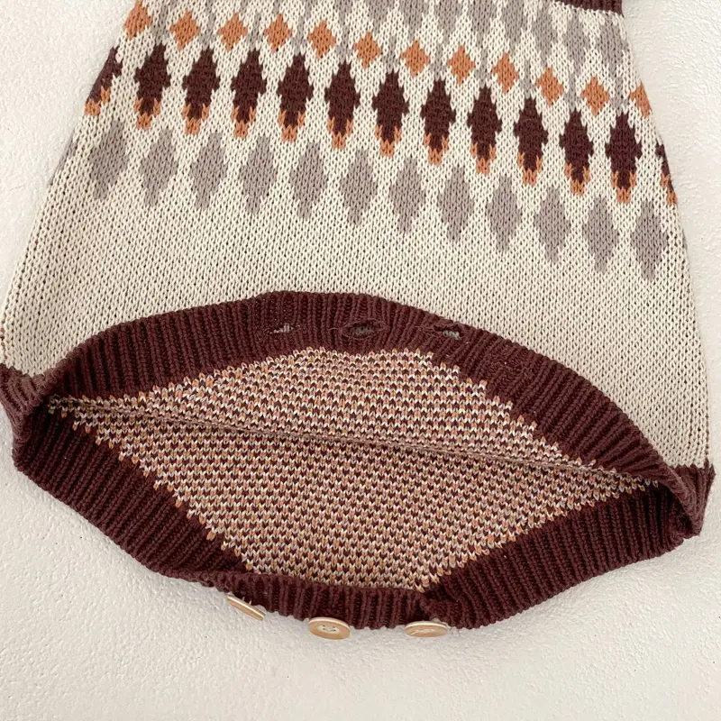 Spring and Autumn New Baby Clothing, 0-3 Year Old Female Baby, Lingge Jacquard Knitted Sweater jumpsuit, Crawler Clothing