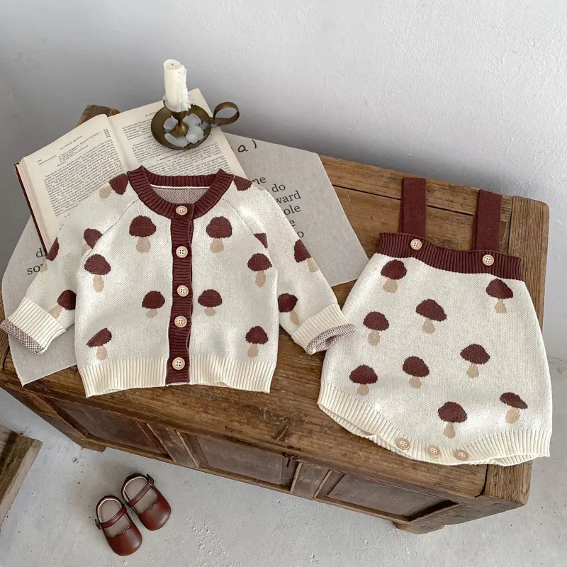 New autumn baby clothing, 0-3 year old female baby, all cotton knitted sweater mushroom jacquard
