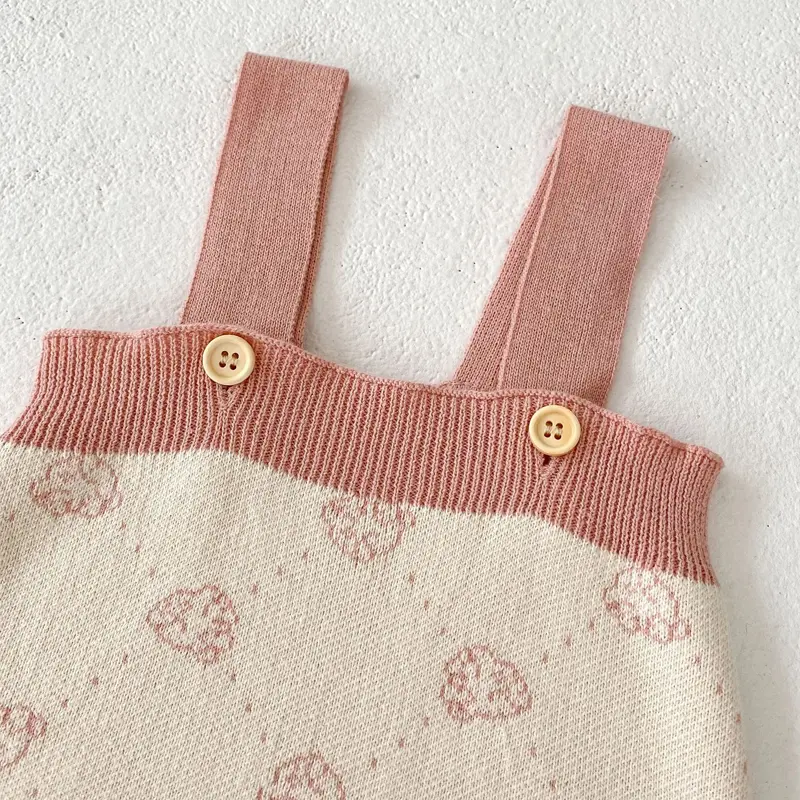 Spring and Autumn New Baby Clothing, 0-3 Year Old Female Baby, Small Bear Head Jacquard Knitted jumpsuit