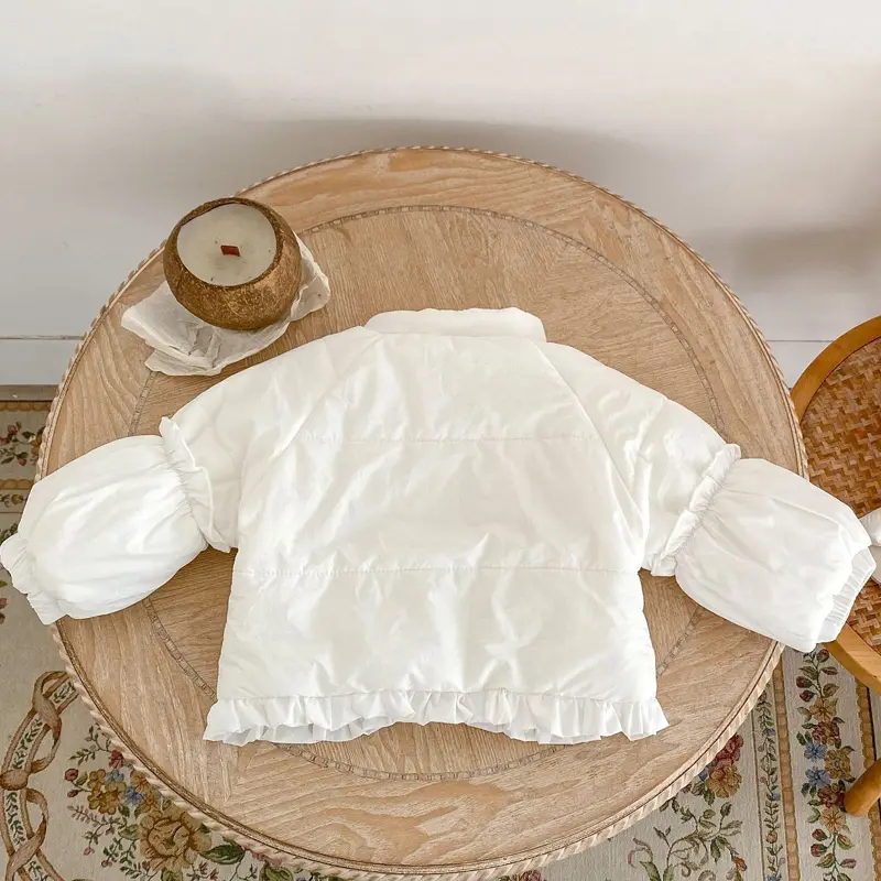 Winter new baby clothing, 0-3 year old female baby, black fungus edge splicing sleeve clip cotton thick coat