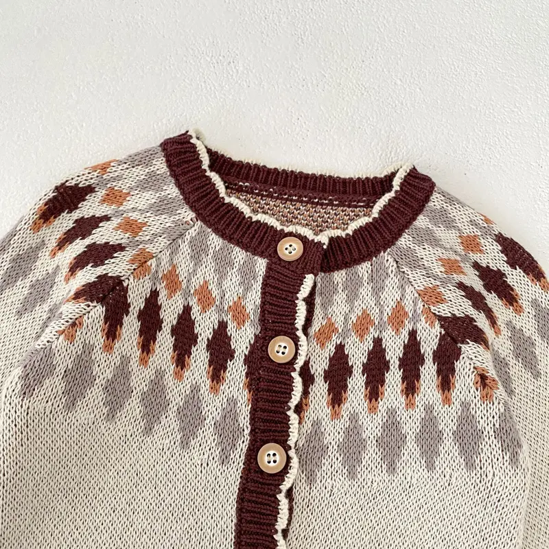 Spring and Autumn New Baby Clothing, 0-3 Year Old Female Baby, Lingge Jacquard Knitted Sweater Coat