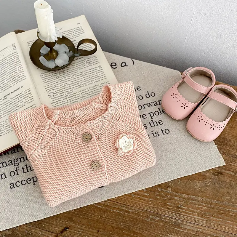 New autumn baby clothing, 0-3 year old female baby, handmade flower knitted sweater jacket