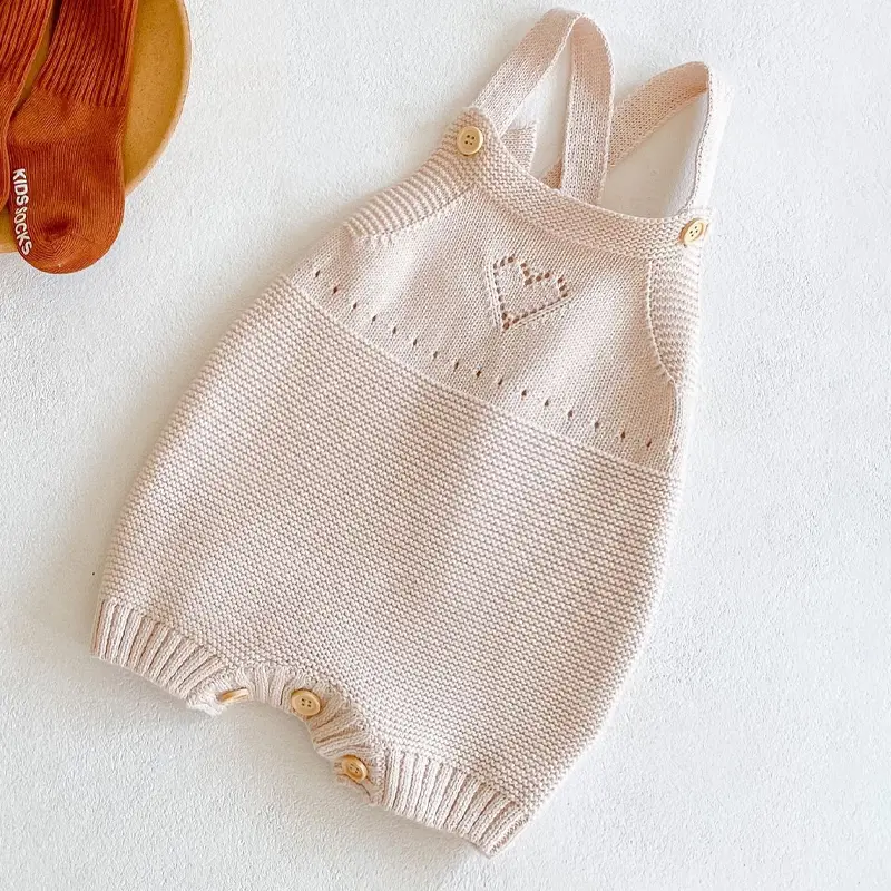 Autumn style new baby clothing for both men and women, love hollow out suspender pants, knitted jumpsuit, buttocks, triangle cra