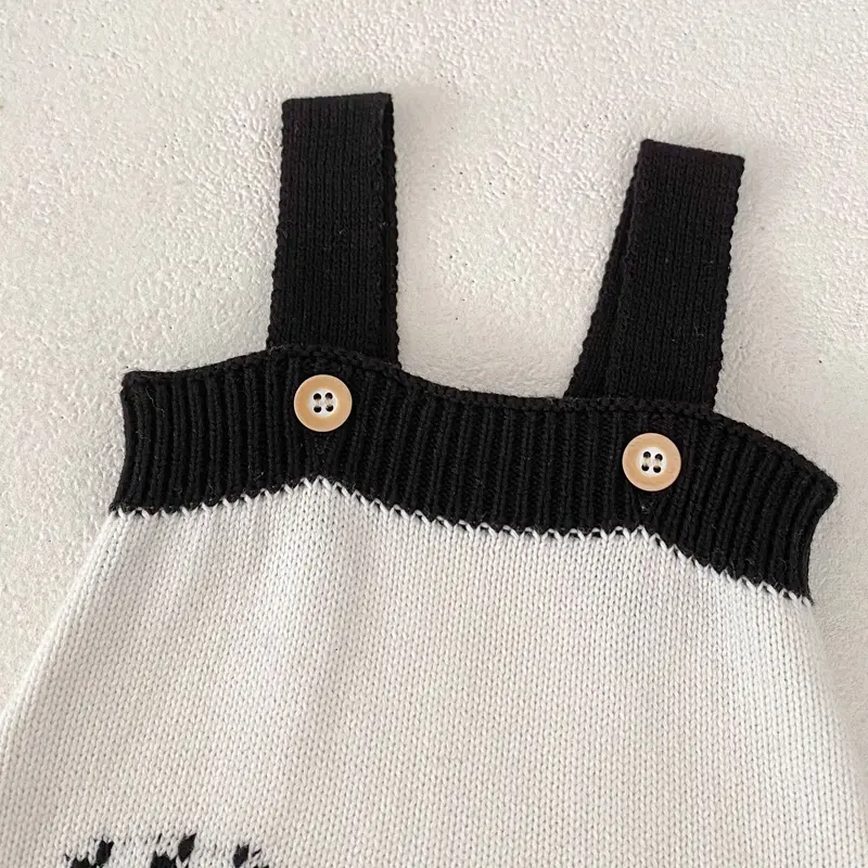 New autumn baby clothing, 0-3 year old female baby, panda jacquard knitted jumpsuit and climbing suit