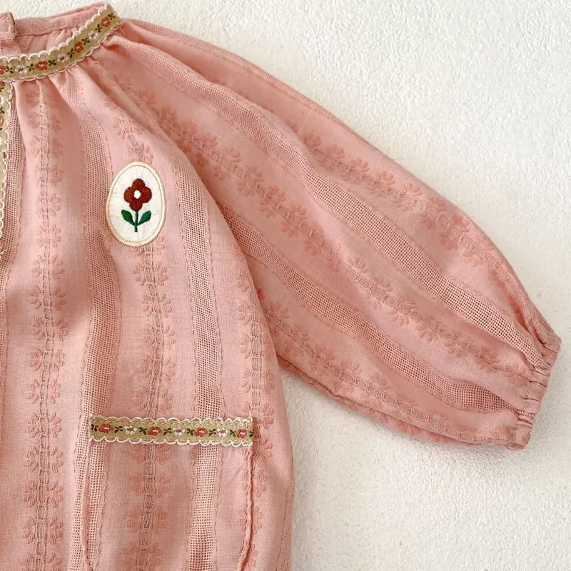 Autumn new baby clothing, 0-3 year old female baby, jacquard shoulder loose long sleeved jumpsuit