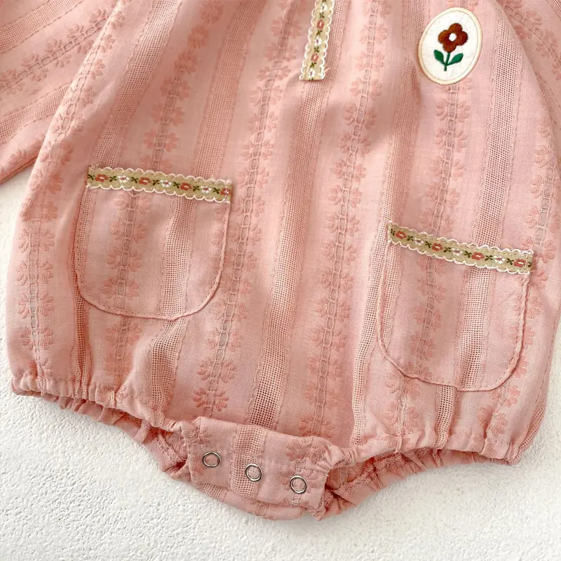 Autumn new baby clothing, 0-3 year old female baby, jacquard shoulder loose long sleeved jumpsuit