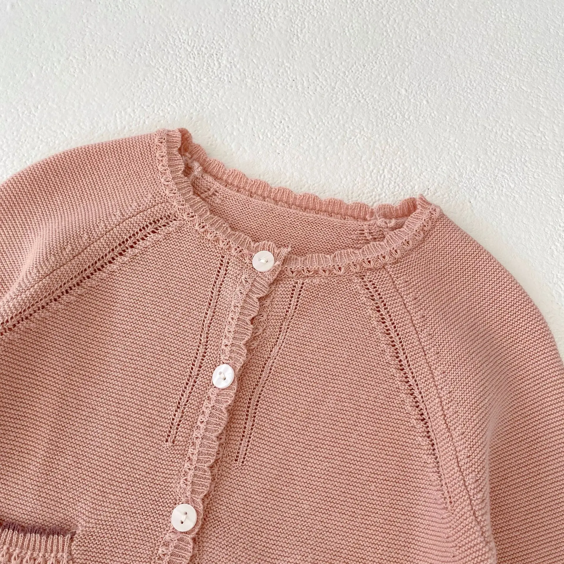 New baby clothes for spring and autumn, 0-3 years old baby girl, sweet and versatile double patch pocket knitted sweater jacket