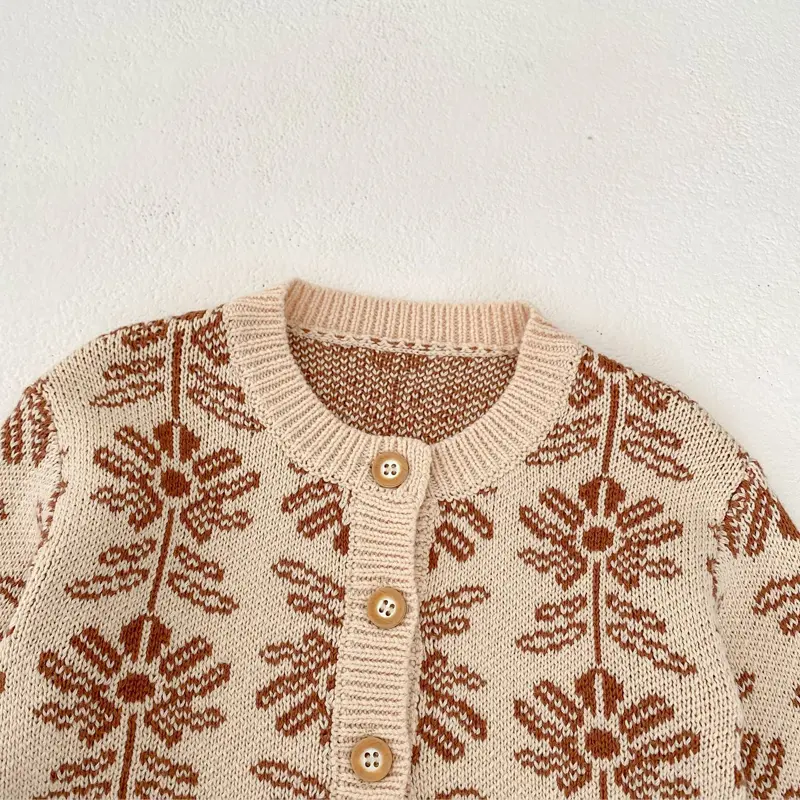 New autumn baby clothing, 0-3 year old female baby, small flower jacquard knitted sweater jacket