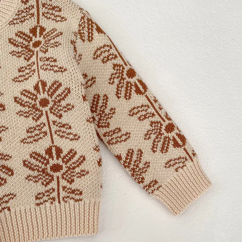 New autumn baby clothing, 0-3 year old female baby, small flower jacquard knitted sweater jacket