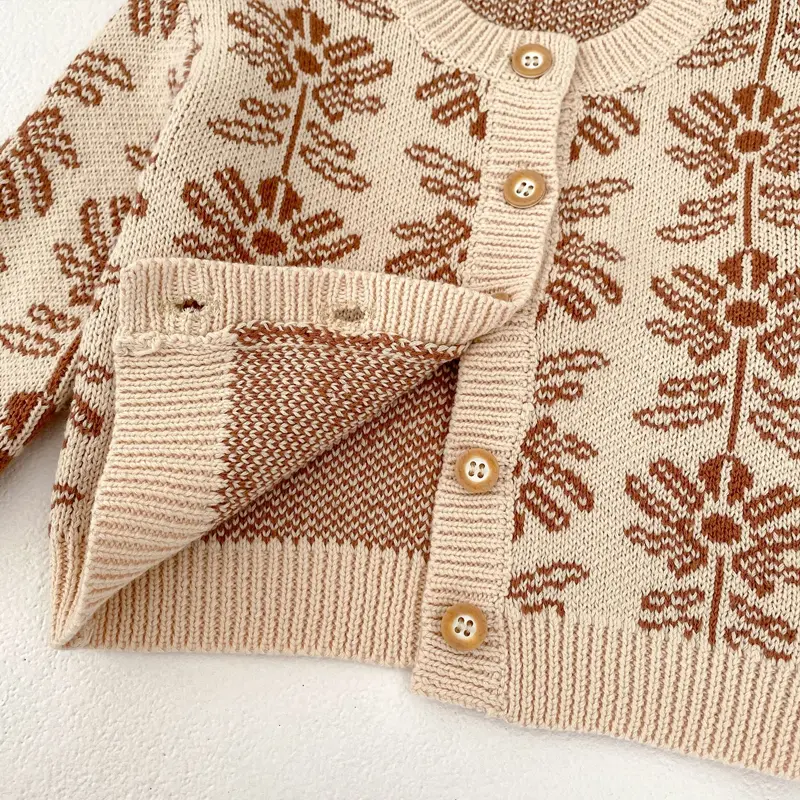 New autumn baby clothing, 0-3 year old female baby, small flower jacquard knitted sweater jacket