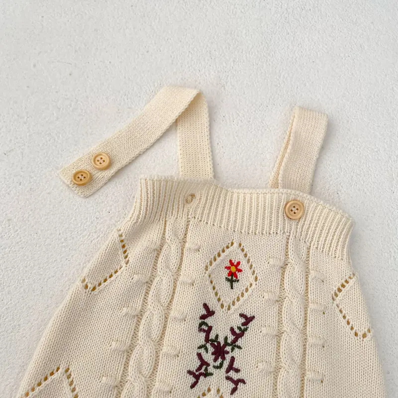 New autumn baby clothing, 0-3 year old female baby, knitted sweater embroidered jumpsuit, crawling suit